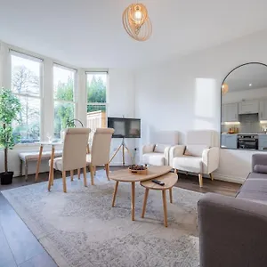 https://north-lane-apartment-by-t-sa.cardiffhotelswales.com
