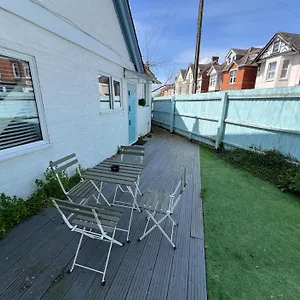 https://5-min-walk-to-the-best-beach-lovely-3-bedroom-charming.bournemouth-hotels.org